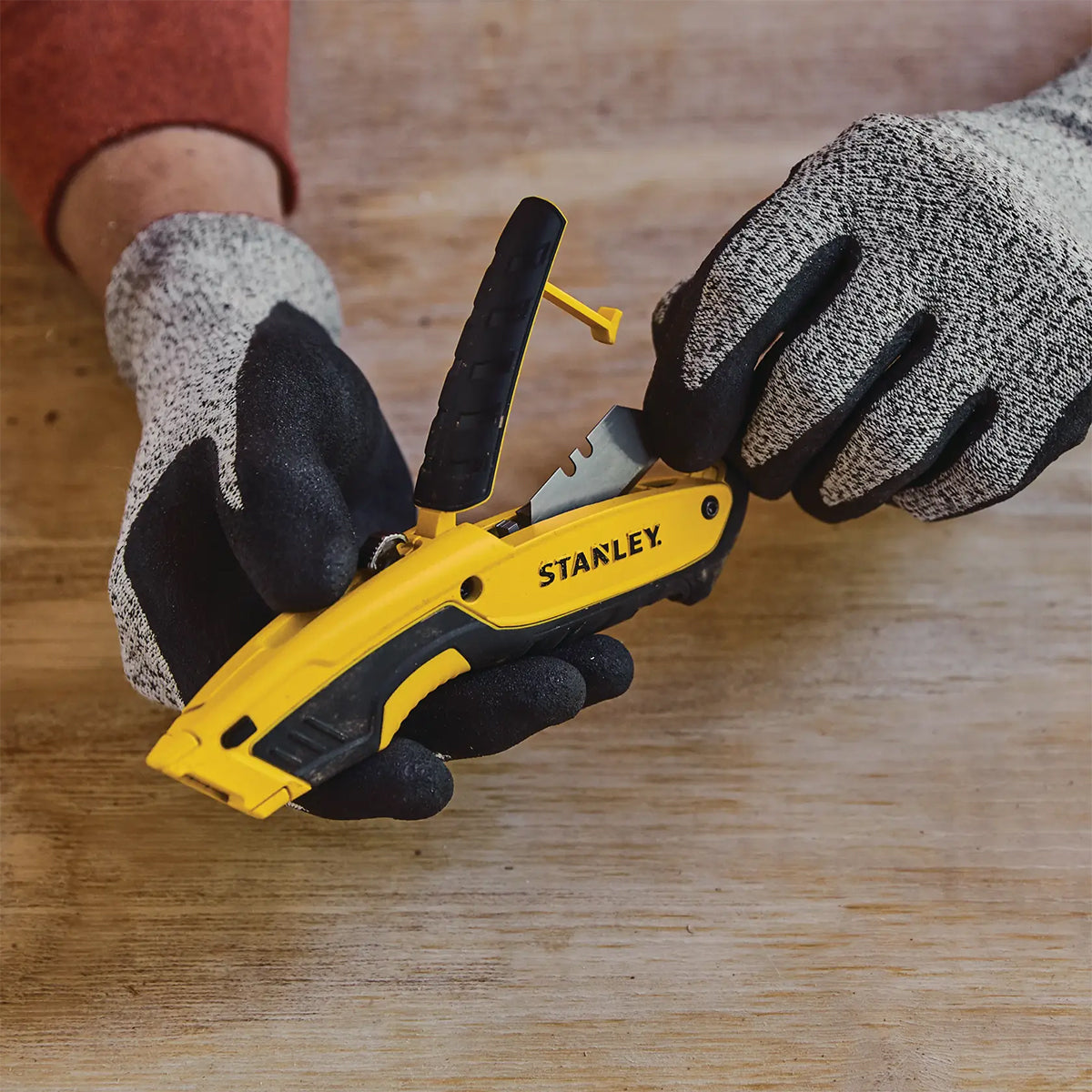 Cutter Premium à lame rétractable 5 positions – STANLEY