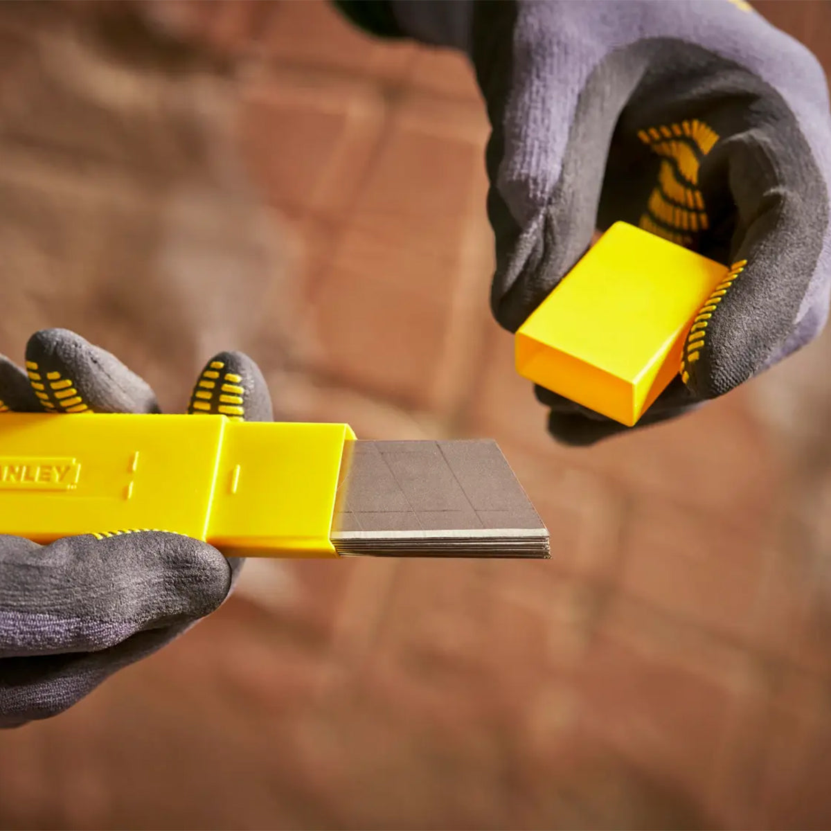 Lames de cutter sécables en acier au carbone – 9 / 18 / 25 mm – STANLEY