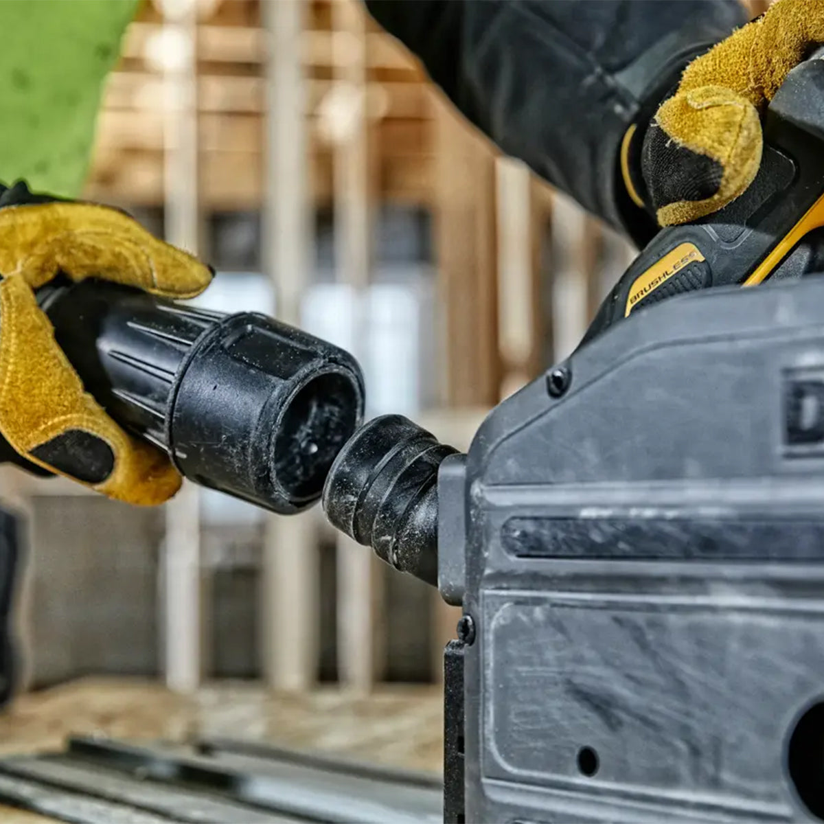 Scie plongeante sans fil 54 V DeWalt XR FLEXVOLT DCS520 – Ø 165 mm
