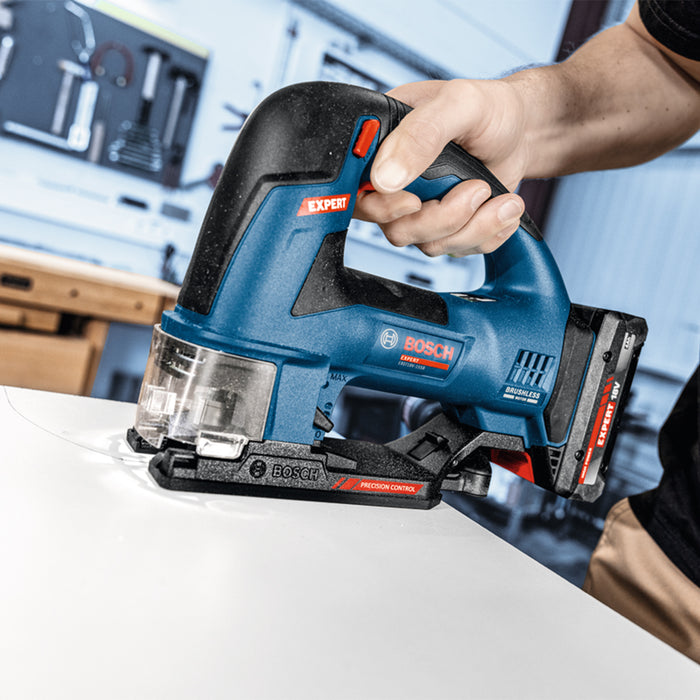Scie sauteuse sans fil 18 V Bosch EXPERT EXST18V-155B – poignée étrier – coupe bois 155 mm