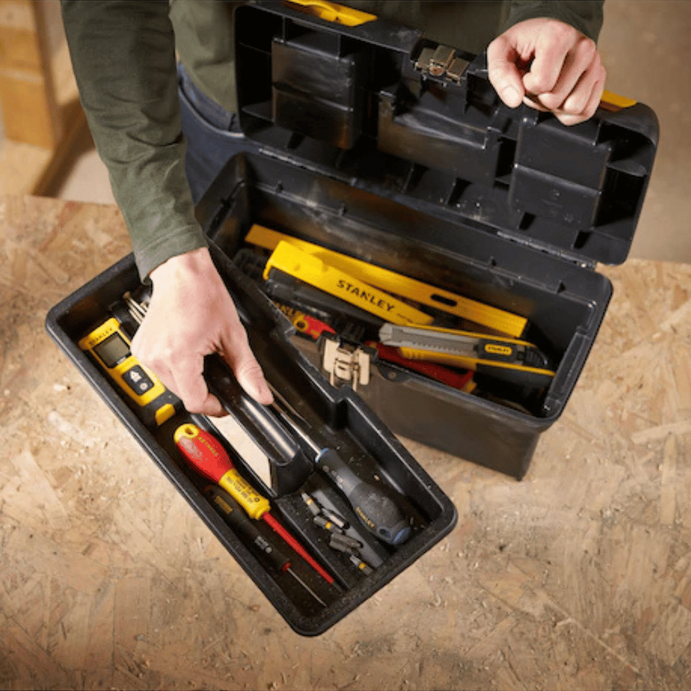 Ouverture de la Boîte à outils STANLEY 16" fermetures métal – 40 cm